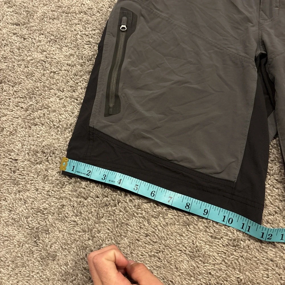 REI Shorts Mens 34 Stretch Hiking Outdoor Cargo Zipper Pocket Lightweight Comfy